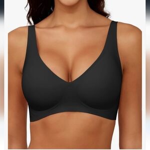 NWT AUZLA Seamless Smooth And Sexy Bra